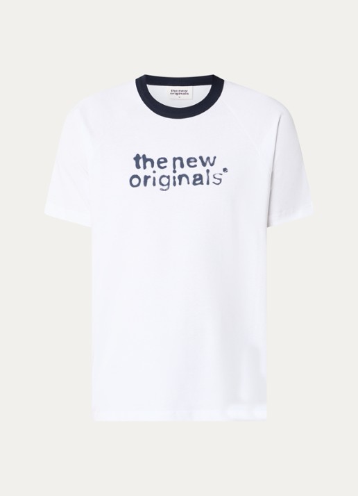 The New Originals Airbrushed Emblem Raglan T-shirt met logo - voorkant wit