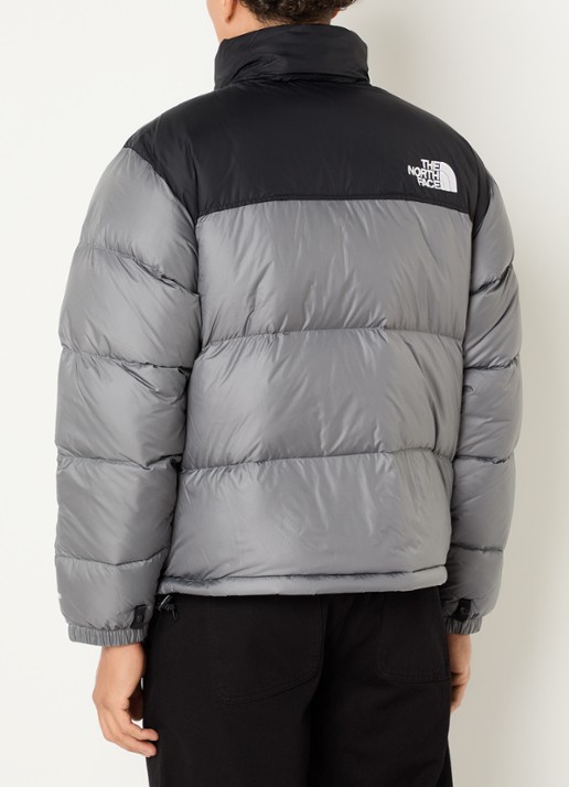 The North Face 1996 Retro Nuptse puffer jack met donsvulling  - achterkant grijs