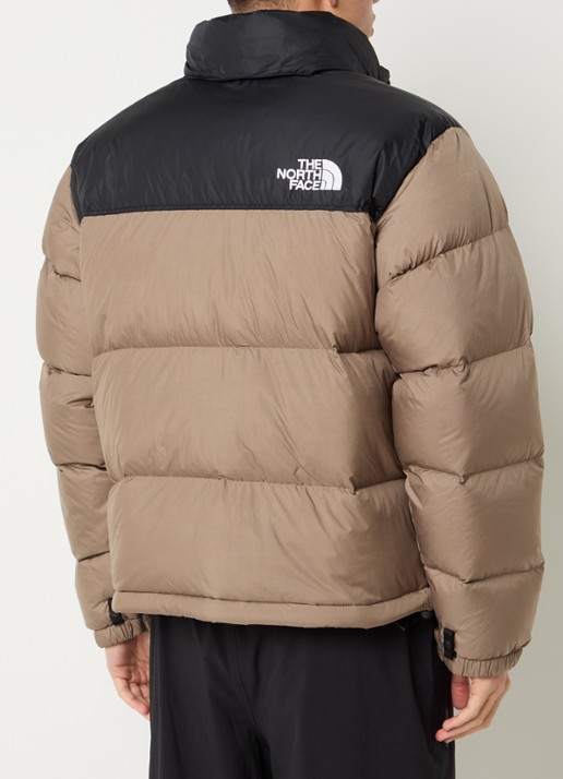 The North Face 1996 Retro Nuptse puffer jack met donsvulling  - achterkant 4 lichtbruin