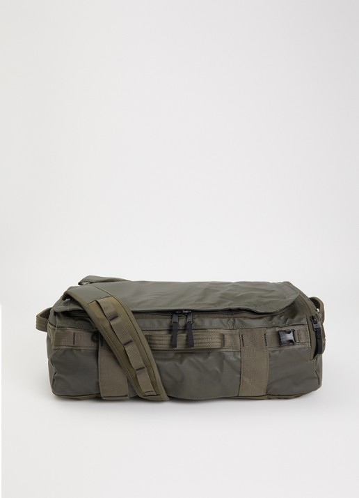 The North Face Base Camp Voyager 32L rugzak met 15 inch laptopvak - voorkant 4 donkergroen