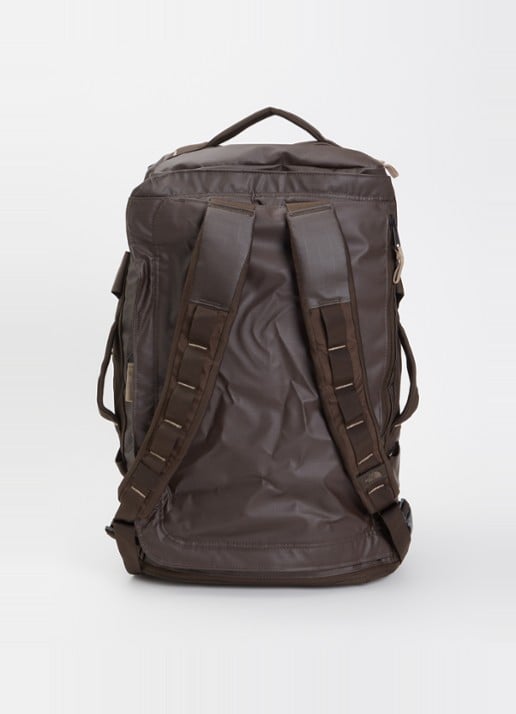 The North Face Base Camp Voyager 42L weekendtas met 15 inch laptopvak - achterkant 3 donkerbruin