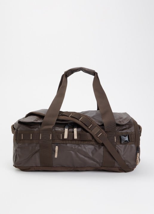 The North Face Base Camp Voyager 42L weekendtas met 15 inch laptopvak - voorkant 4 donkerbruin