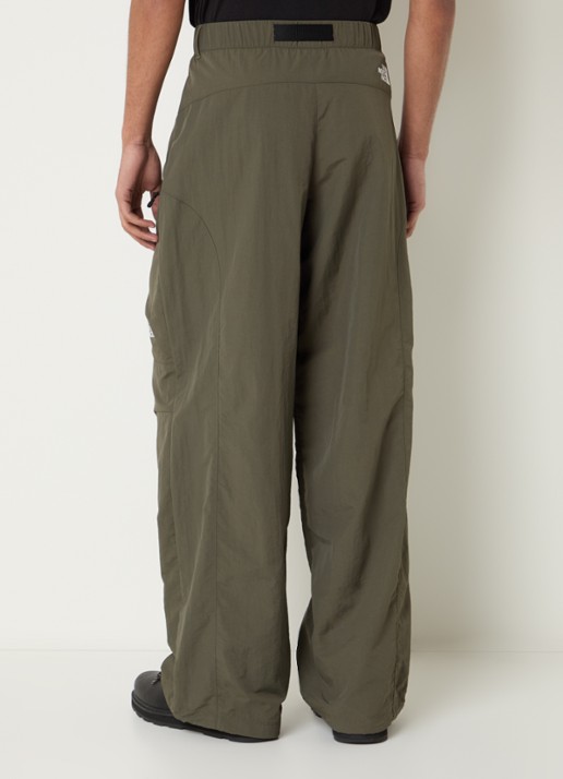 The North Face NSE loose fit cargobroek met ceintuur - achterkant 3 legergroen