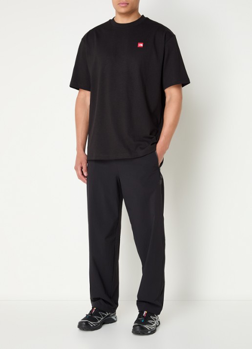 The North Face Tapered fit trainingsbroek met ritszakken  - voorkant 4 zwart