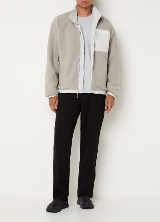 The North Face Yumiori reversible jack van teddy met ritszakken - voorkant 2 lichtgrijs