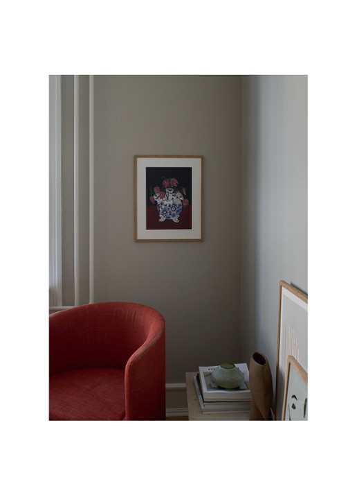 THE POSTER CLUB Meleagris In Tulip Vase, Jaron Su Frittilaria print - voorkant 3 zwart