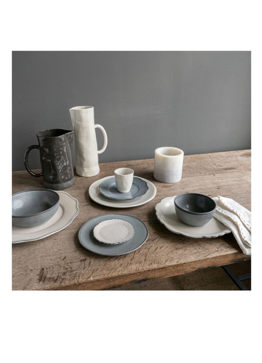 The Table Atelier hoge waterkan - detail beige