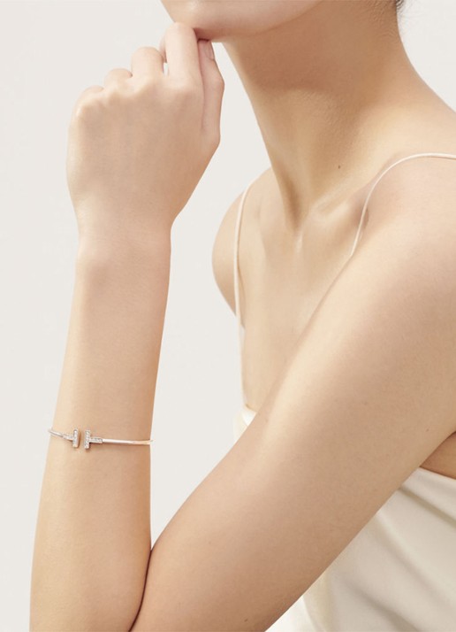 Tiffany & Co. Tiffany T Wire bangle van 18 karaat witgoud met diamant 69749 - detail 3 undefined