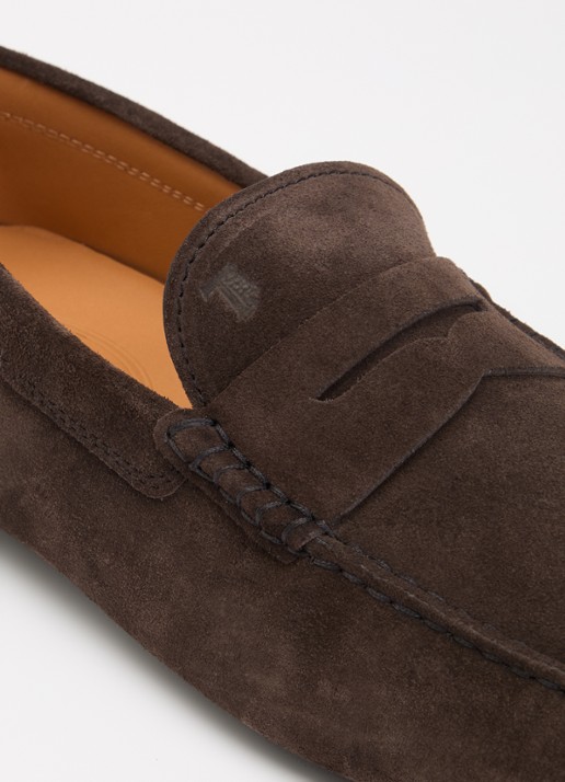 Tod's Gommino mocassin van suède - detail 5 donkerbruin