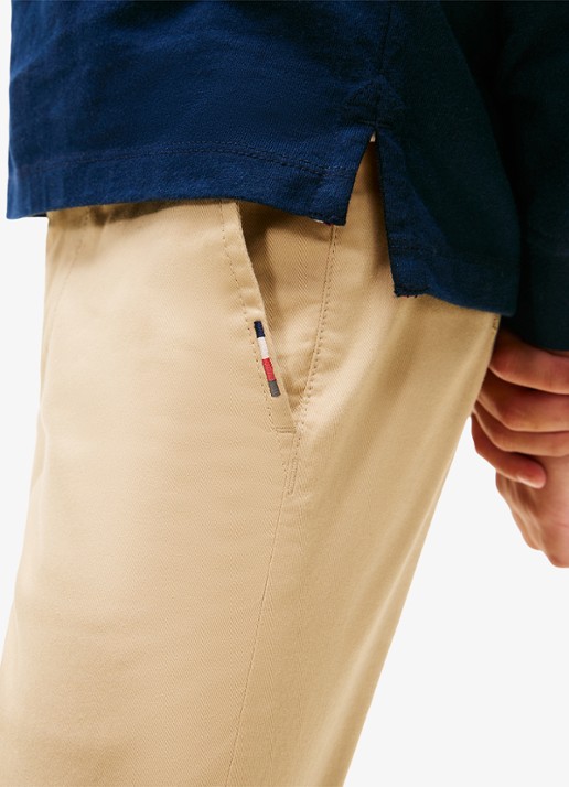 Tommy Hilfiger 1985 straight fit chino met steekzakken - detail 2 donkerbeige