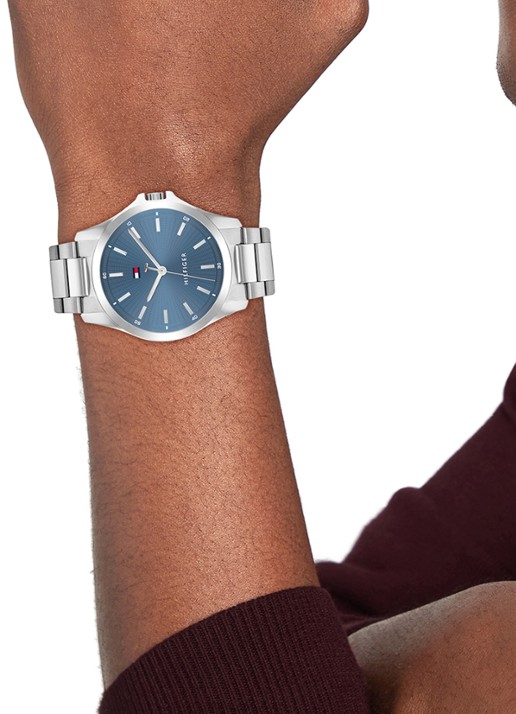 Tommy Hilfiger Bruce horloge TH1710670  - voorkant 2 zilver