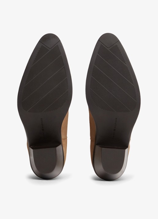 Tommy Hilfiger Chelsea boot van suède - detail 2 camel
