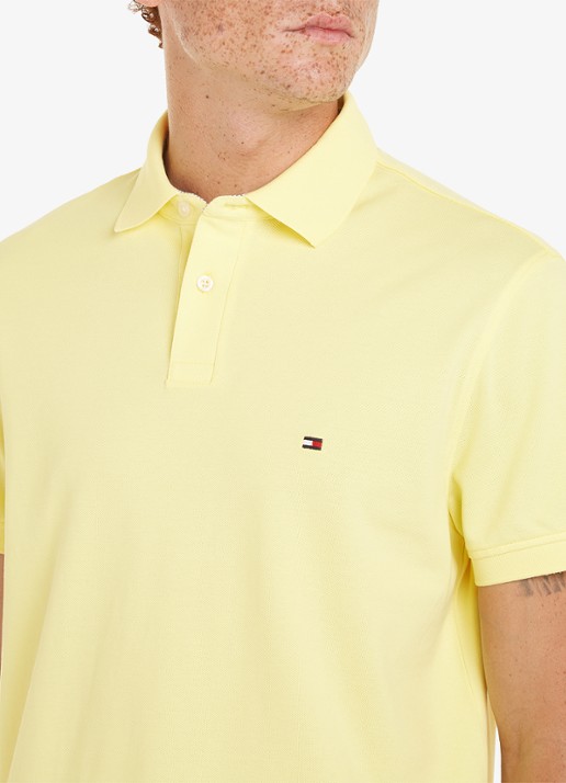 Tommy Hilfiger Core regular fit polo van piqué katoen met logoborduring - detail 3 yellow tulip / geel