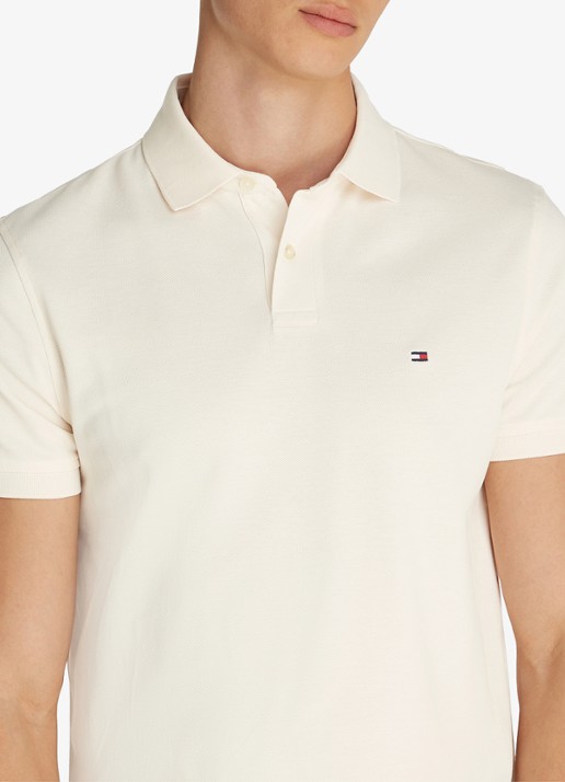 Tommy Hilfiger Core regular fit polo van piqué katoen met logoborduring - detail 3 ivory petal-z00 / wit