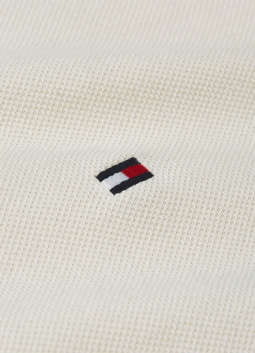 Tommy Hilfiger Core regular fit polo van piqué katoen met logoborduring - detail 4 ivory petal-z00 / wit