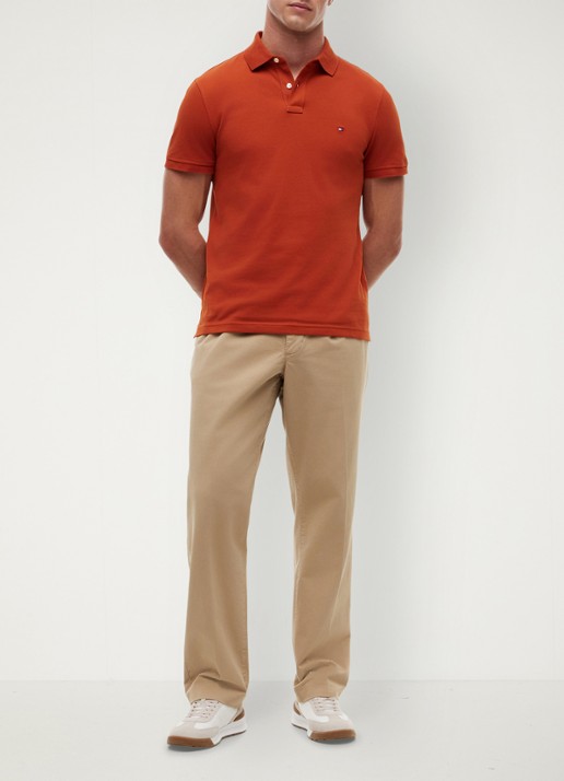 Tommy Hilfiger Core regular fit polo van piqué katoen met logoborduring - voorkant 3 rusty ochre-s0f / oranje