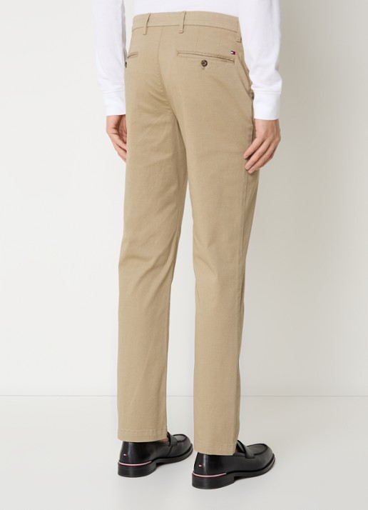 Tommy Hilfiger Denton straight fit chino met steekzakken - achterkant 5 khaki