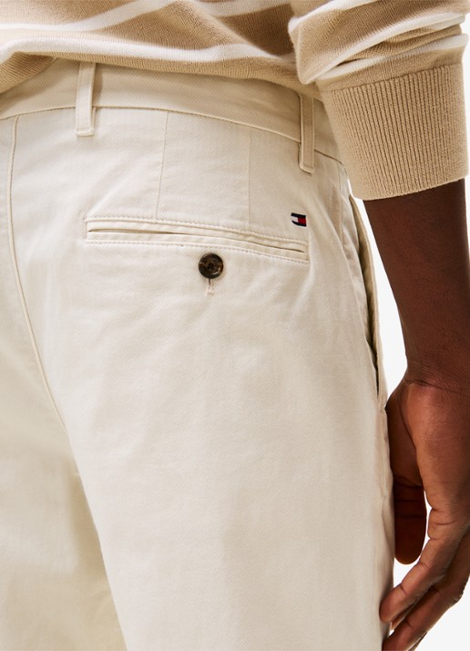 Tommy Hilfiger Denton straight fit chino met steekzakken - detail 2 beige