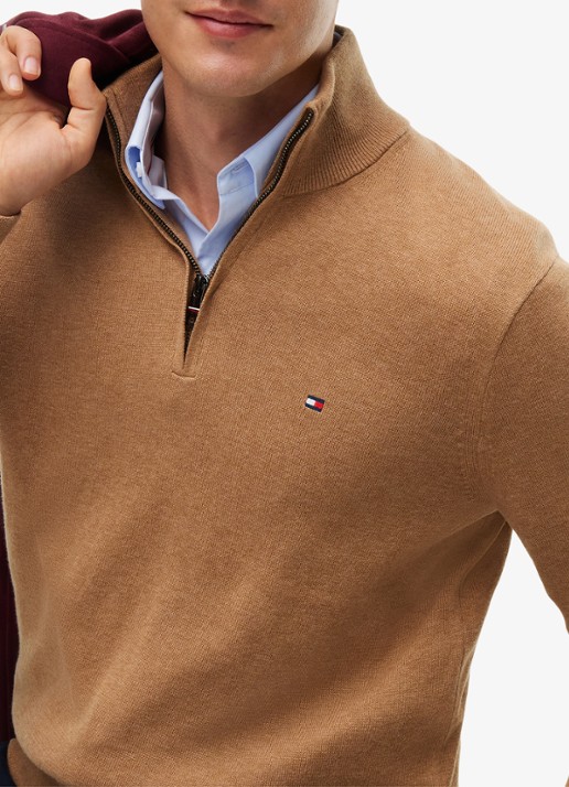 Tommy Hilfiger Fijngebreide trui in kasjmierblend met logoborduring - detail 2 camel