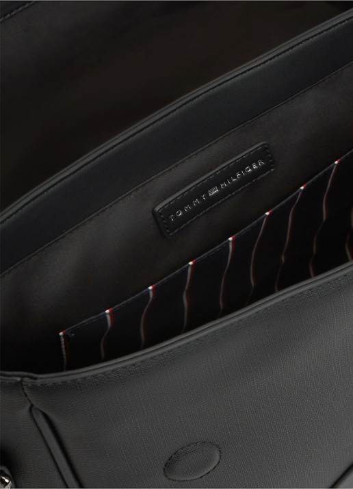 Tommy Hilfiger Global Stripe Strap Textured Messenger Bag - detail 3 diepzwart