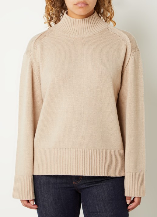 Tommy Hilfiger Oversized fijngebreide coltrui in wolblend - detail 4 donkerbeige