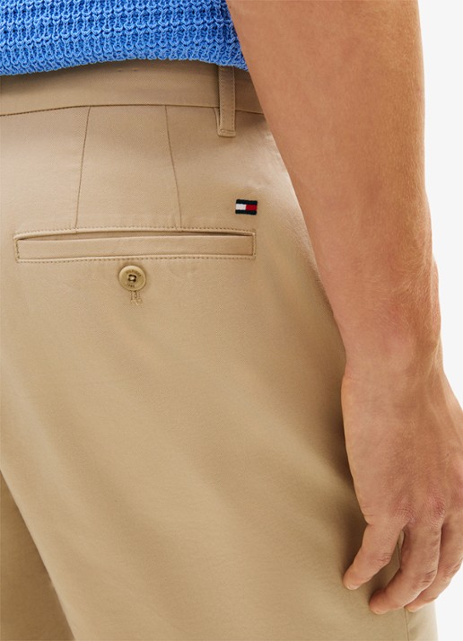 Tommy Hilfiger Straight fit korte chino in katoenblend - detail 4 beige