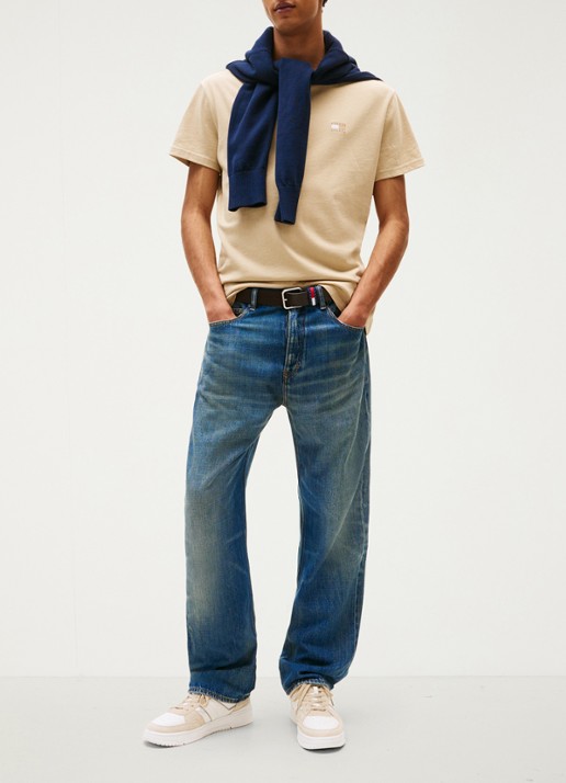 Tommy Hilfiger T-shirt met logo - voorkant 2 zand