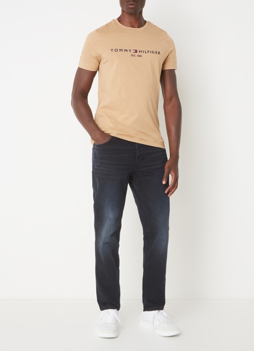 Tommy Hilfiger T-shirt met logoborduring  - voorkant 3 classic khaki / beige
