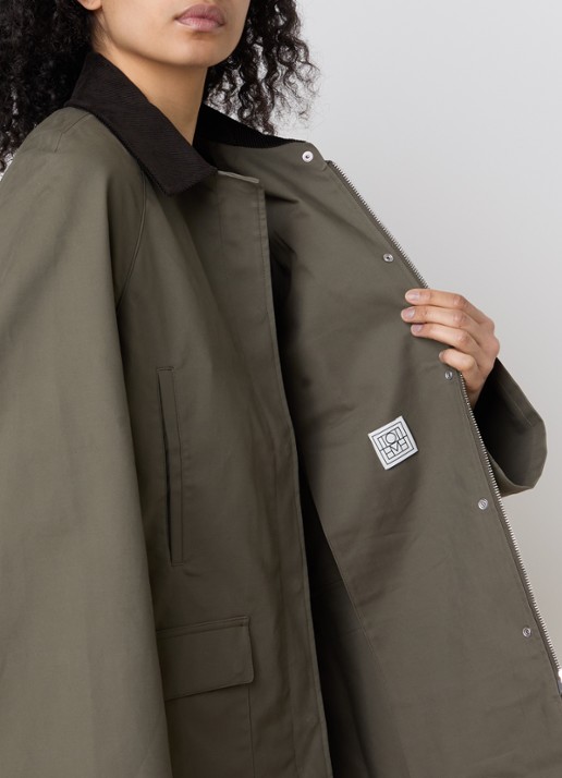 TOTEME Barn jack met details van corduroy en paspelzakken - detail 5 bronsgroen