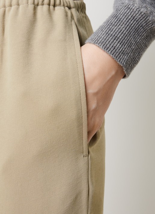 TOTEME Mid waist straight fit loungebroek met steekzakken - detail 2 zand