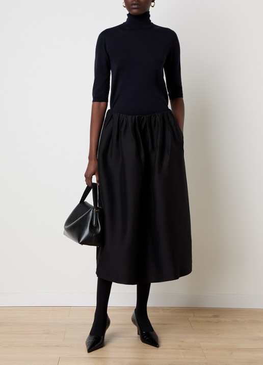 TOTEME Midi rok in zijdeblend met steekzakken - voorkant 5 zwart