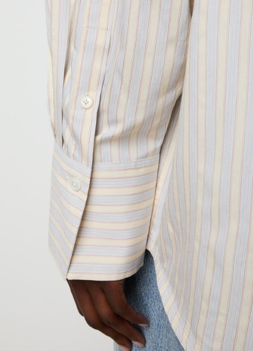 TOTEME Oversized blouse in zijdeblend met streepprint - detail 5 lichtgeel