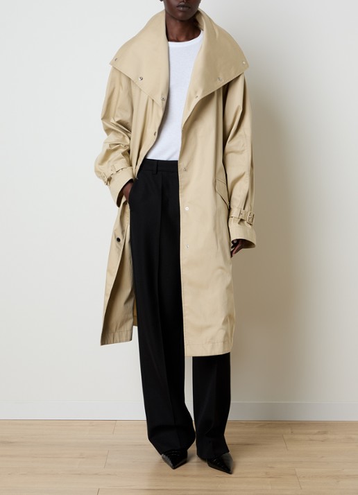 TOTEME Oversized trenchcoat met klepzakken en opstaande kraag - voorkant 5 beige