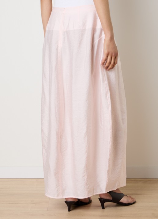 TOTEME Parachute maxi rok van zijde met split - achterkant lichtroze