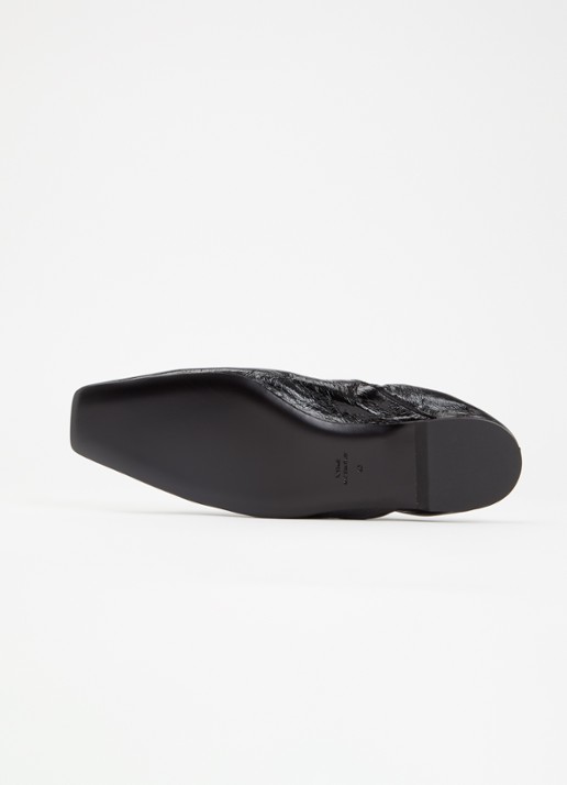 TOTEME Slip-on van lakleer - detail 5 zwart