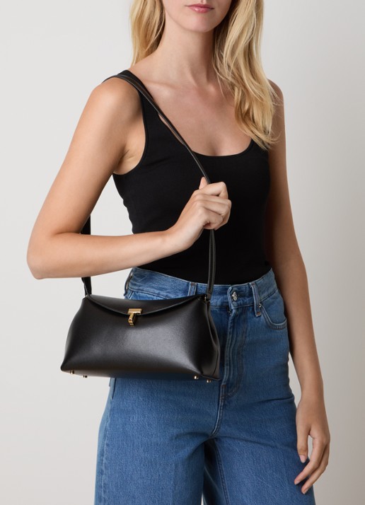 TOTEME T-Lock clutch van leer - voorkant 6 zwart