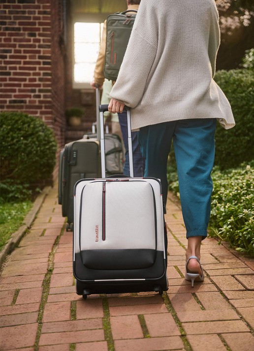 Travelite Crosslite 5.0 L vergrootbare spinner 77 cm - voorkant 3 zwart