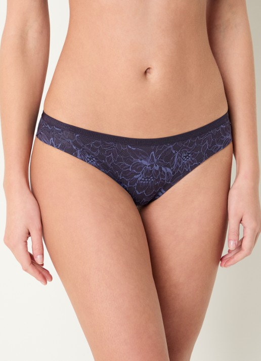 Triumph Amrete Charm slip van kant