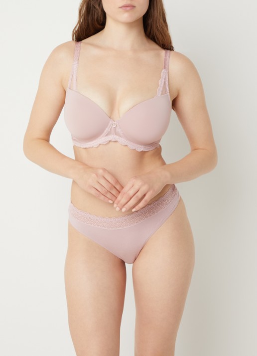 Triumph Comfort Allure voorgevormde T-shirt bh met kant details