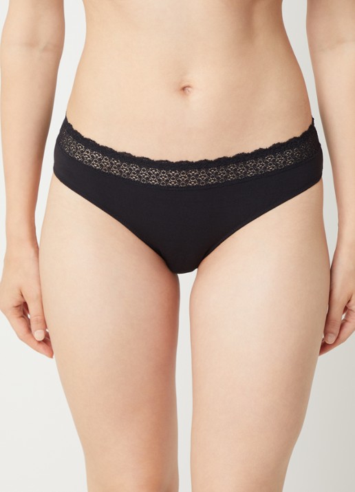 Triumph Feel of Modal string met kant - voorkant 2 zwart