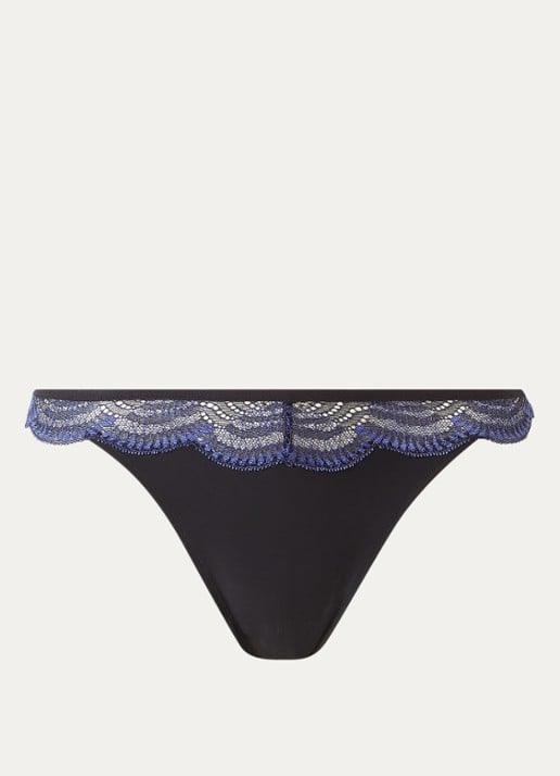 Triumph Tanga met kant - voorkant 2 zwart