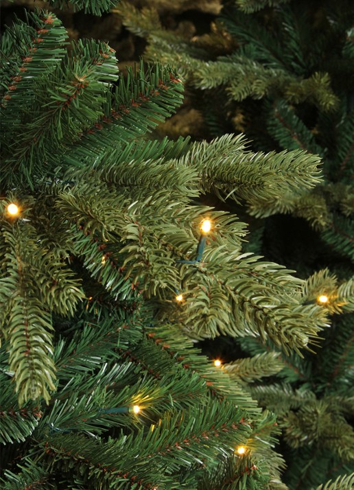Triumph Tree Sherwood kunstkerstboom met LED verlichting 215 cm - detail donkergroen