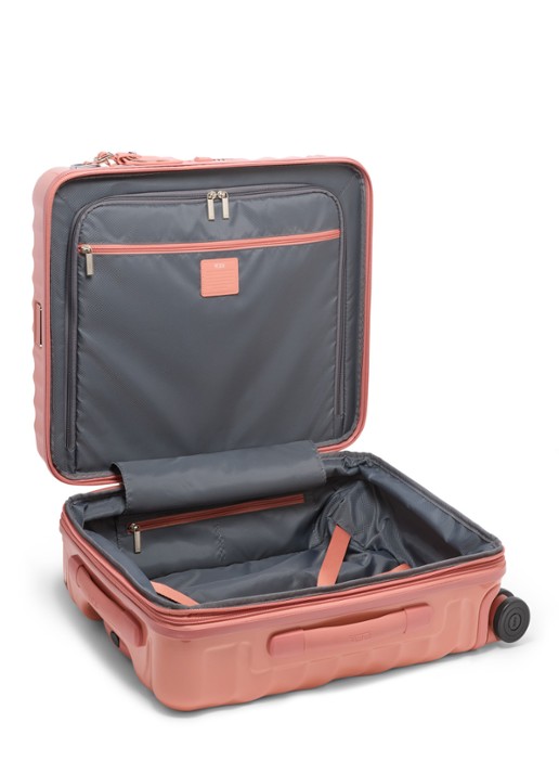 TUMI 19 Degree spinner 55 cm - voorkant 8 roze