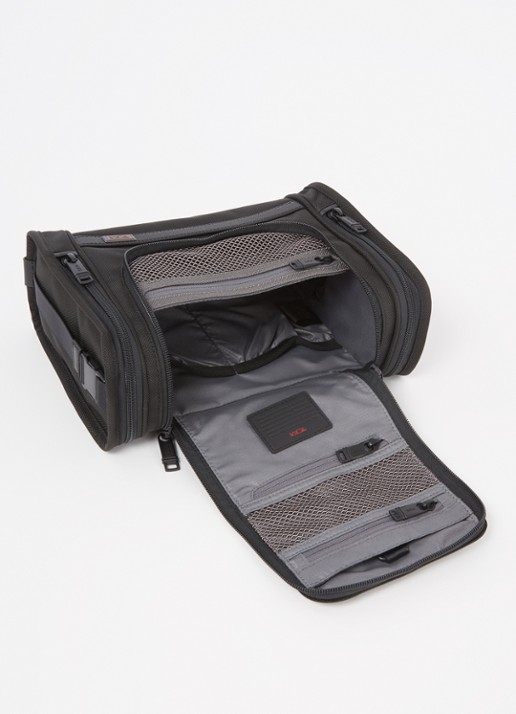 TUMI Alpha 3 Ophangbare toilettas met logo - voorkant 2 zwart