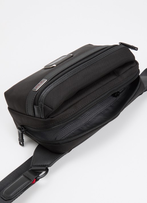TUMI Alpha East West heuptas met leren details - detail 3 zwart