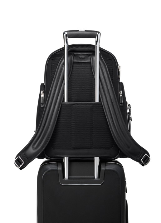TUMI Arrive' Larson Medium rugzak met 16 inch laptopvak - detail 2 zwart