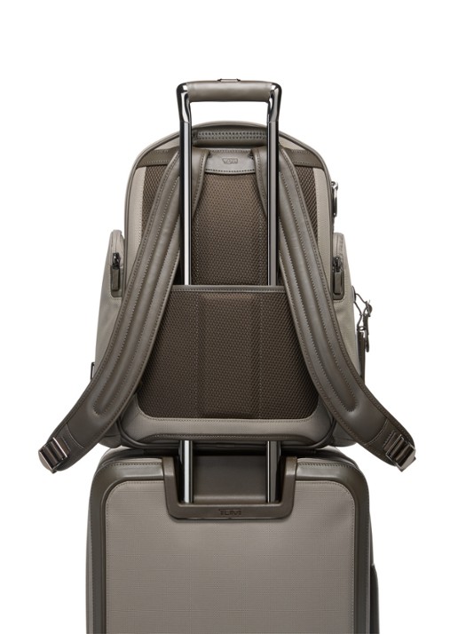 TUMI Arrive' Larson rugzak met 16 inch laptopvak - detail 4 taupe