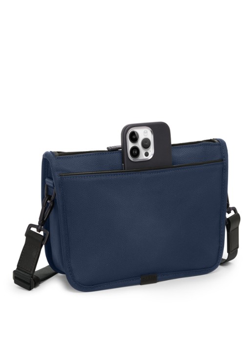TUMI Crossbodytas met leren details en afneembare schouderriem - detail donkerblauw