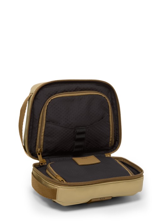 TUMI Response toilettas met leren details - voorkant 2 khaki