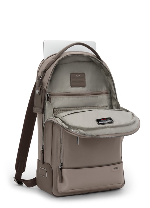 TUMI Warren rugzak met 16 inch laptopvak - voorkant 2 taupe